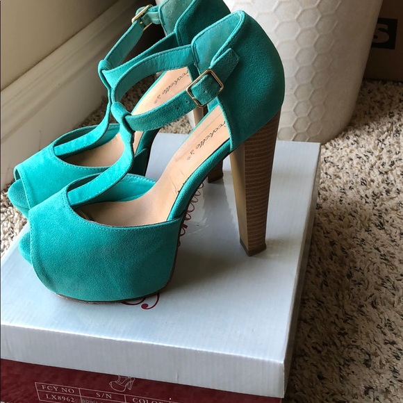 Heels - Picture 3 of 5